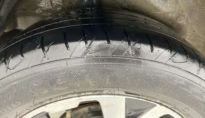 2018 Honda WR-V 1.5L I-DTEC VX MT, Diesel, Manual, 1,29,963 km, Right Rear Tyre Tread