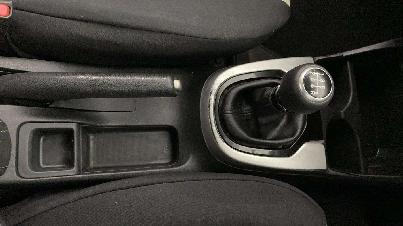 2018 Honda WR-V 1.5L I-DTEC VX MT, Diesel, Manual, 1,29,536 km, Gear Lever