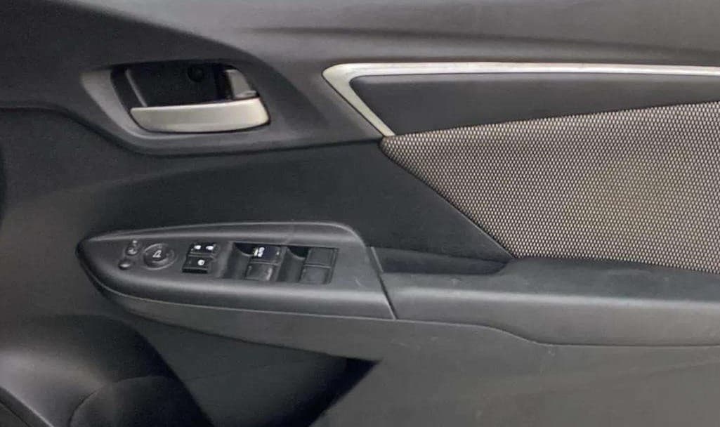 2018 Honda WR-V 1.5L I-DTEC VX MT, Diesel, Manual, 1,29,536 km, Driver Side Door Panels Control