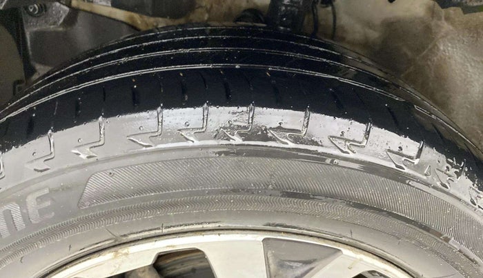 2018 Honda WR-V 1.5L I-DTEC VX MT, Diesel, Manual, 1,29,963 km, Left Front Tyre Tread