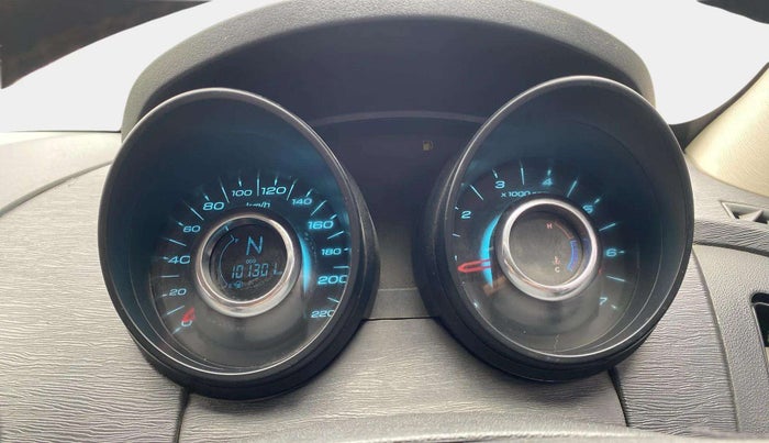 2016 Mahindra XUV500 W4, Diesel, Manual, 1,01,301 km, Odometer Image