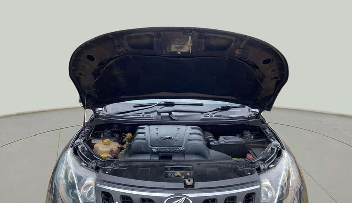 2016 Mahindra XUV500 W4, Diesel, Manual, 1,01,301 km, Open Bonet