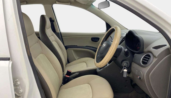 2014 Hyundai i10 MAGNA 1.1, CNG, Manual, 1,10,894 km, Right Side Front Door Cabin