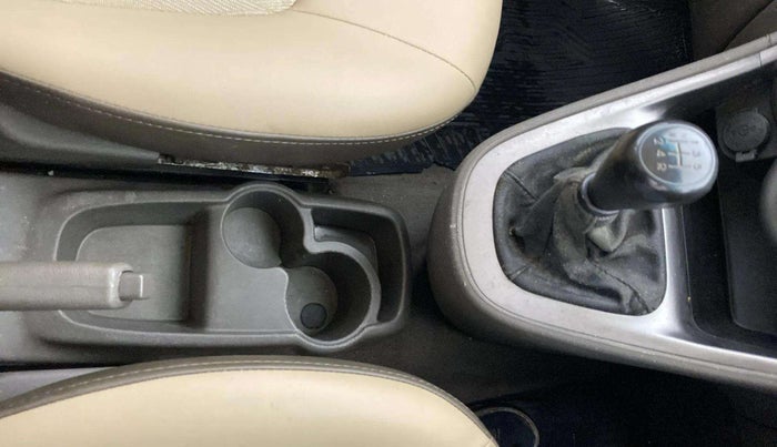 2014 Hyundai i10 MAGNA 1.1, CNG, Manual, 1,10,894 km, Gear Lever