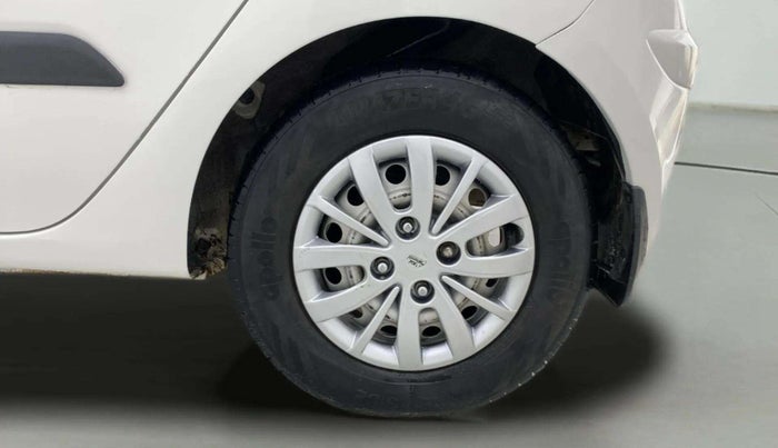 2014 Hyundai i10 MAGNA 1.1, CNG, Manual, 1,10,894 km, Left Rear Wheel