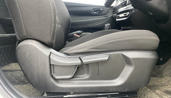2023 Hyundai NEW I20 Sportz 1.2 IVT, Petrol, Automatic, 11,212 km, Driver Side Adjustment Panel