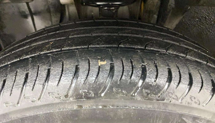 2021 Nissan MAGNITE XE, Petrol, Manual, 29,680 km, Left Front Tyre Tread