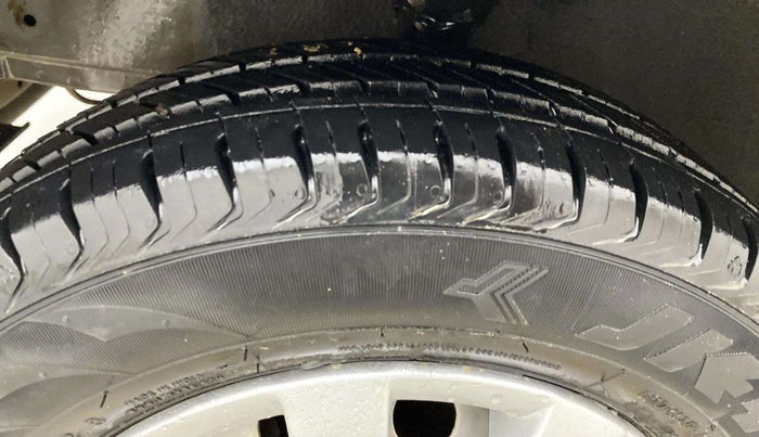 2012 Hyundai Eon D-LITE+, Petrol, Manual, 25,766 km, Left Front Tyre Tread