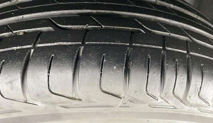 2022 Tata NEXON XM PETROL, Petrol, Manual, 11,875 km, Left Front Tyre Tread