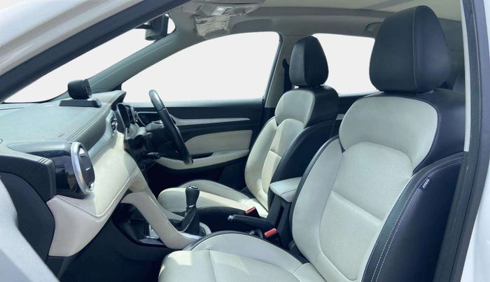 2022 MG ASTOR SHARP EX 1.5 MT, Petrol, Manual, 31,955 km, Right Side Front Door Cabin