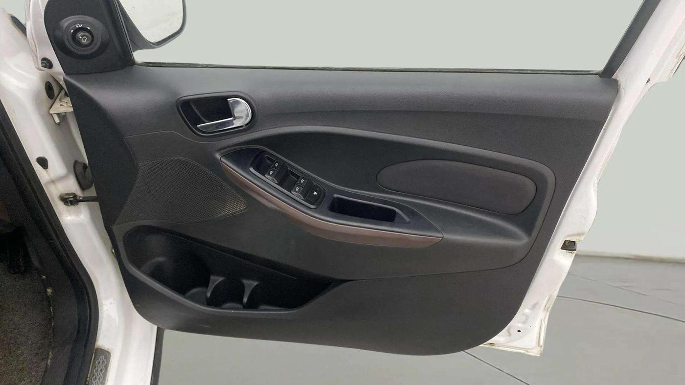 2019 Ford FREESTYLE TITANIUM PLUS 1.5 DIESEL, Diesel, Manual, 72,556 km, Driver Side Door Panels Control