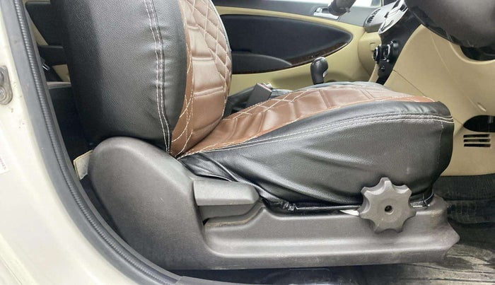 2015 Hyundai Verna FLUIDIC 4S 1.6 VTVT S(O), Petrol, Manual, 90,886 km, Driver Side Adjustment Panel