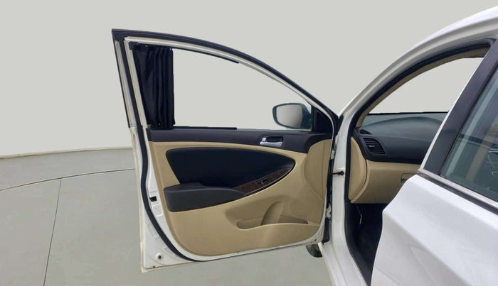 2015 Hyundai Verna FLUIDIC 4S 1.6 VTVT S(O), Petrol, Manual, 90,886 km, LHS Front Door