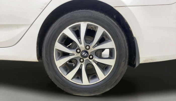 2015 Hyundai Verna FLUIDIC 4S 1.6 VTVT S(O), Petrol, Manual, 90,886 km, Left Rear Wheel