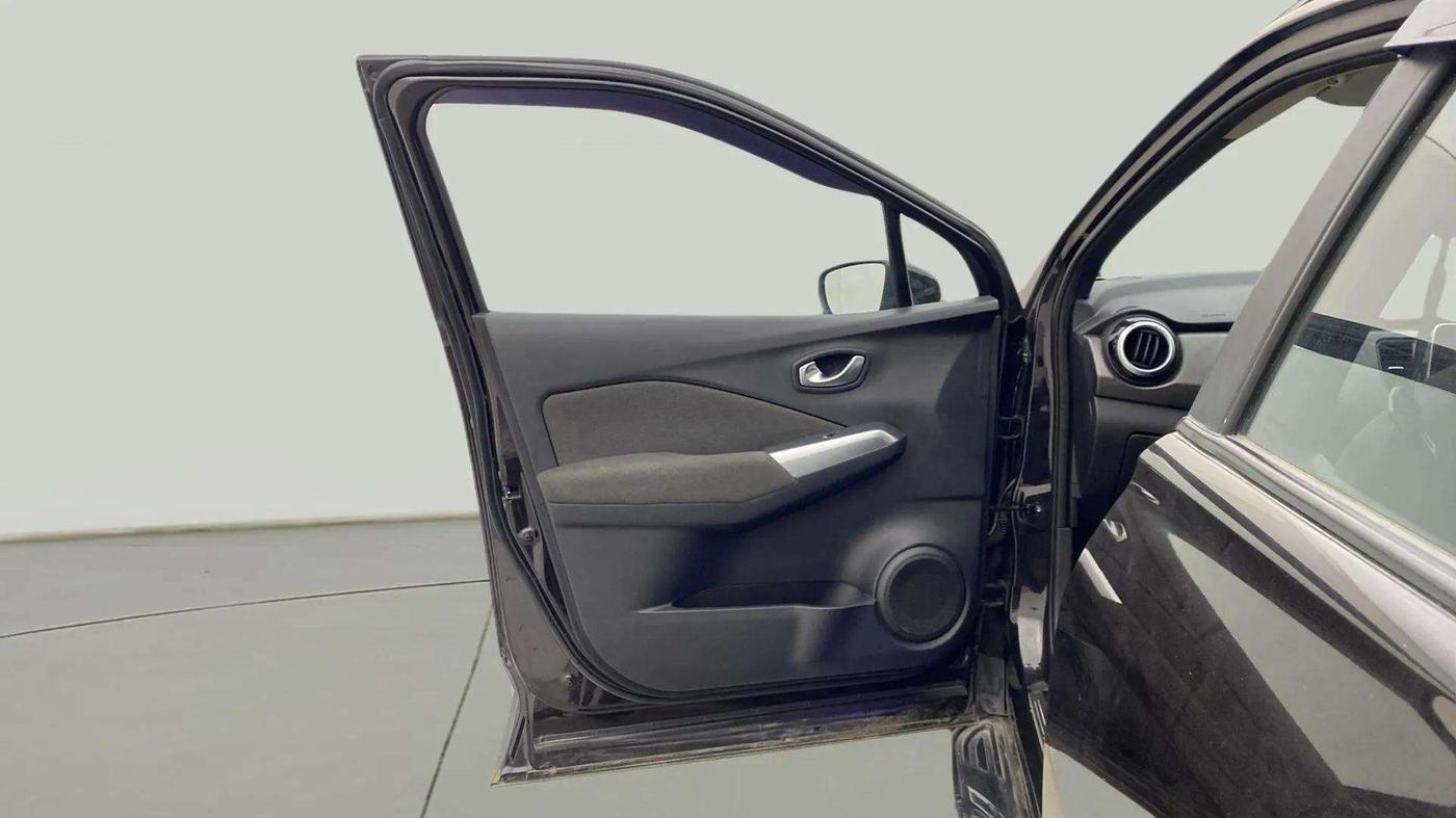 2022 Nissan Kicks XV 1.5, Petrol, Manual, 23,979 km, LHS Front Door