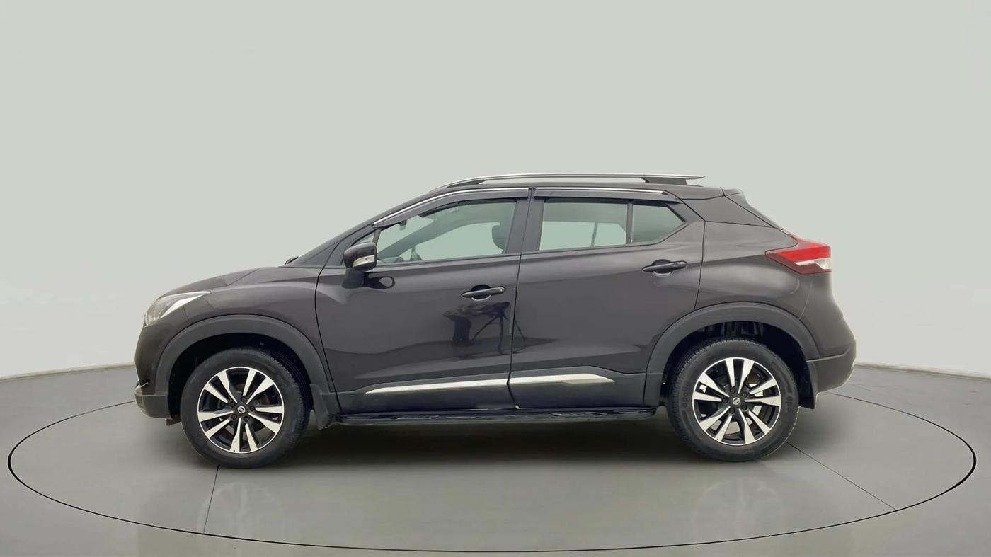 2022 Nissan Kicks XV 1.5, Petrol, Manual, 23,979 km, Left Side