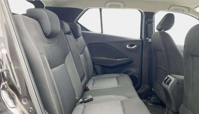 2022 Nissan Kicks XV 1.5, Petrol, Manual, 23,925 km, Right Side Rear Door Cabin