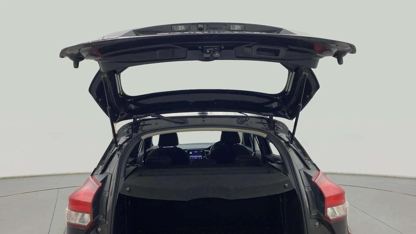 2022 Nissan Kicks XV 1.5, Petrol, Manual, 23,979 km, Boot Door Open