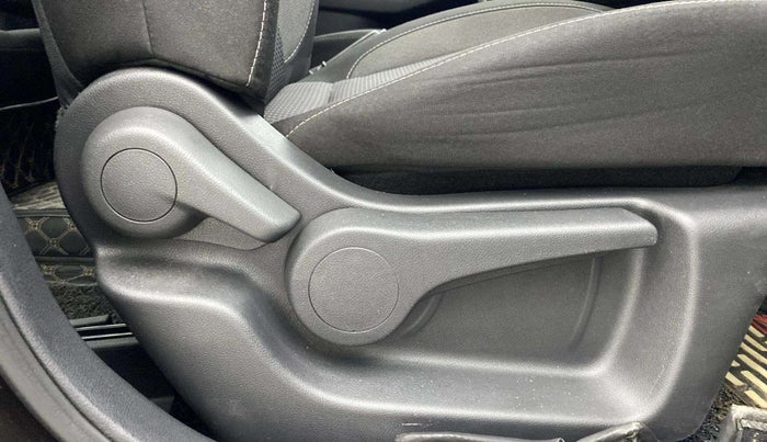 2022 Nissan Kicks XV 1.5, Petrol, Manual, 23,925 km, Driver Side Adjustment Panel