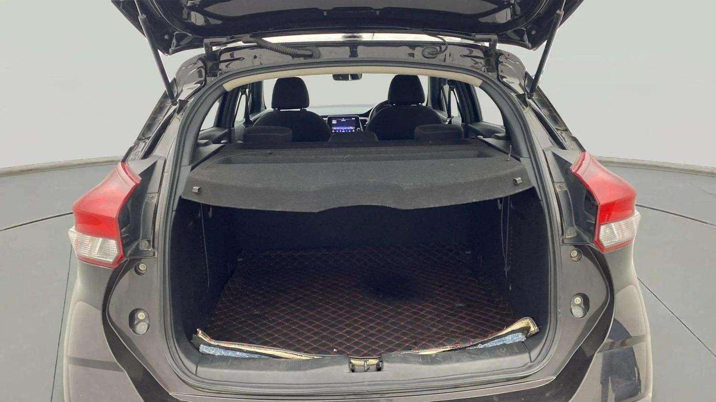 2022 Nissan Kicks XV 1.5, Petrol, Manual, 23,979 km, Boot Open Zoomed View