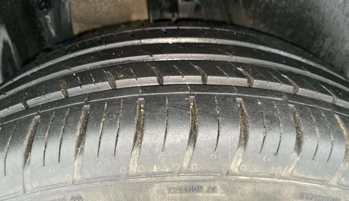 2022 Nissan Kicks XV 1.5, Petrol, Manual, 23,925 km, Right Rear Tyre Tread