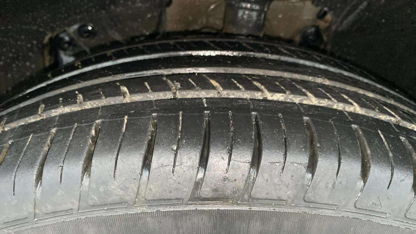 2022 Nissan Kicks XV 1.5, Petrol, Manual, 23,979 km, Left Front Tyre Tread