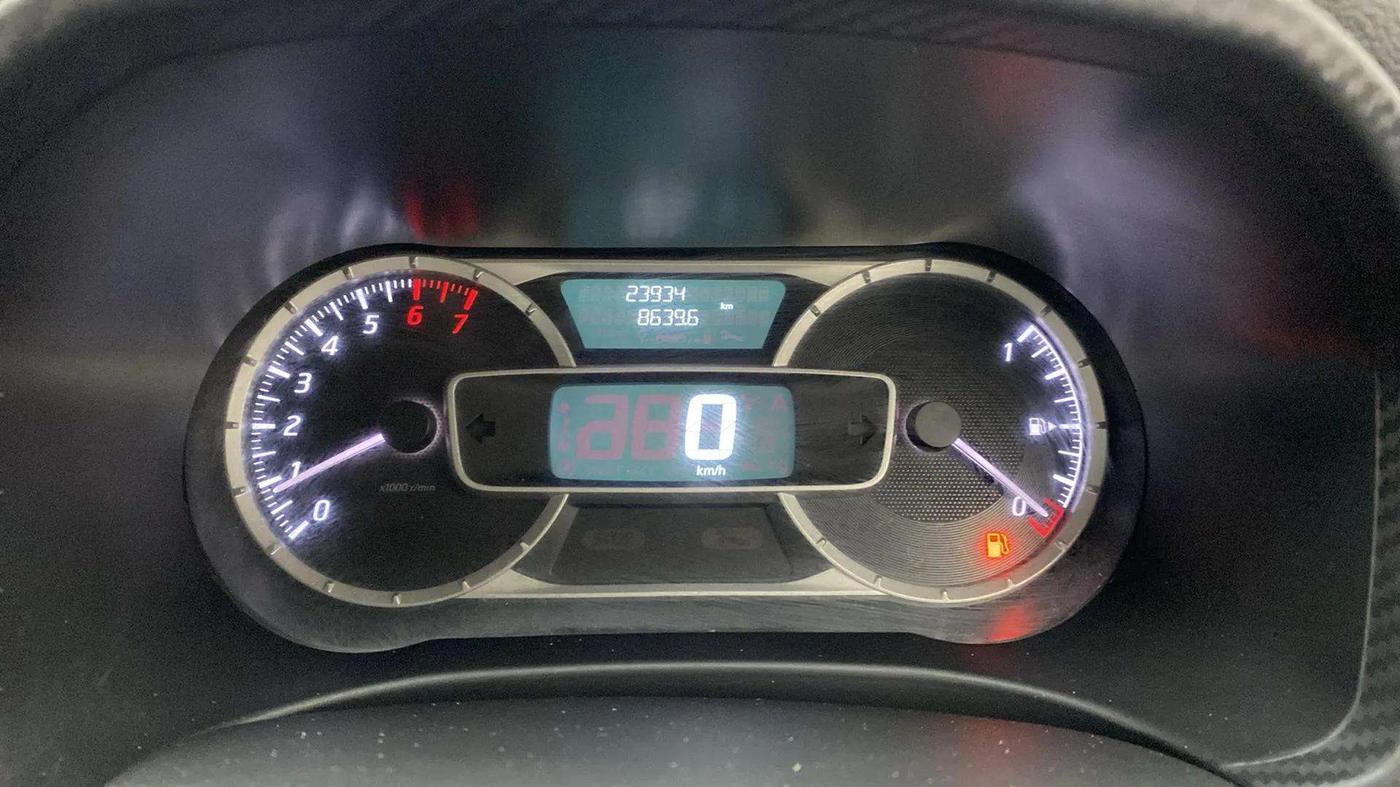 2022 Nissan Kicks XV 1.5, Petrol, Manual, 23,979 km, Odometer Image