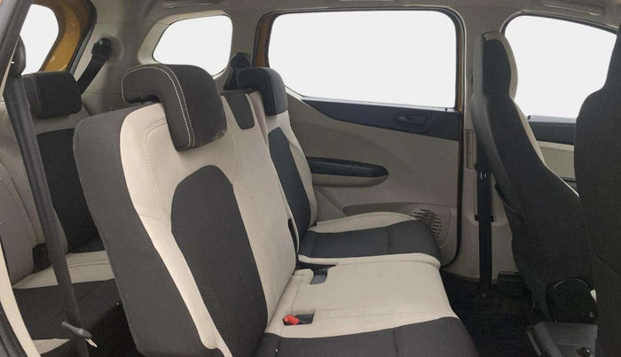 2019 Renault TRIBER RXT, Petrol, Manual, 39,693 km, Right Side Rear Door Cabin