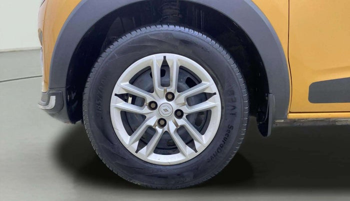 2019 Renault TRIBER RXT, Petrol, Manual, 39,693 km, Left Front Wheel
