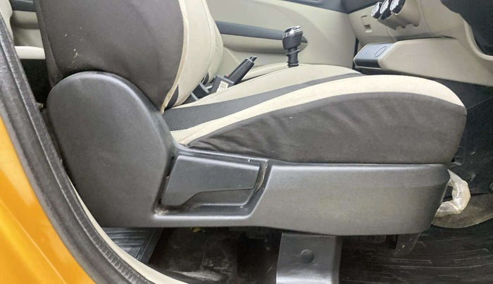 2019 Renault TRIBER RXT, Petrol, Manual, 39,693 km, Driver Side Adjustment Panel