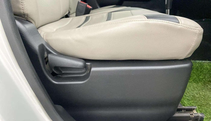 2016 Maruti Wagon R 1.0 VXI AMT, Petrol, Automatic, 50,760 km, Driver Side Adjustment Panel