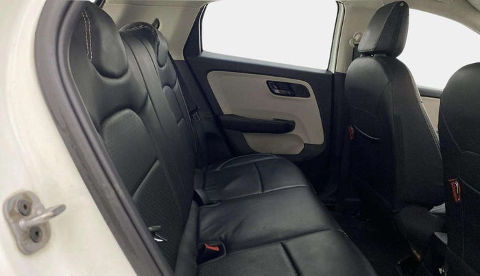 2022 Tata ALTROZ XT I-TURBO PETROL, Petrol, Manual, 17,725 km, Right Side Rear Door Cabin