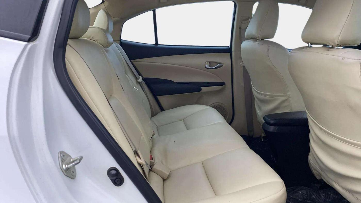 2018 Toyota YARIS G MT, Petrol, Manual, 83,047 km, Right Side Rear Door Cabin