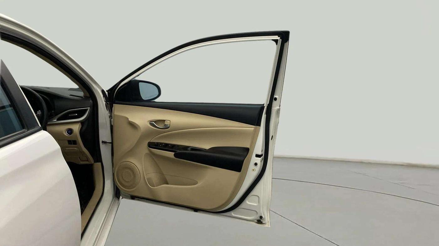2018 Toyota YARIS G MT, Petrol, Manual, 83,047 km, RHS Front Door