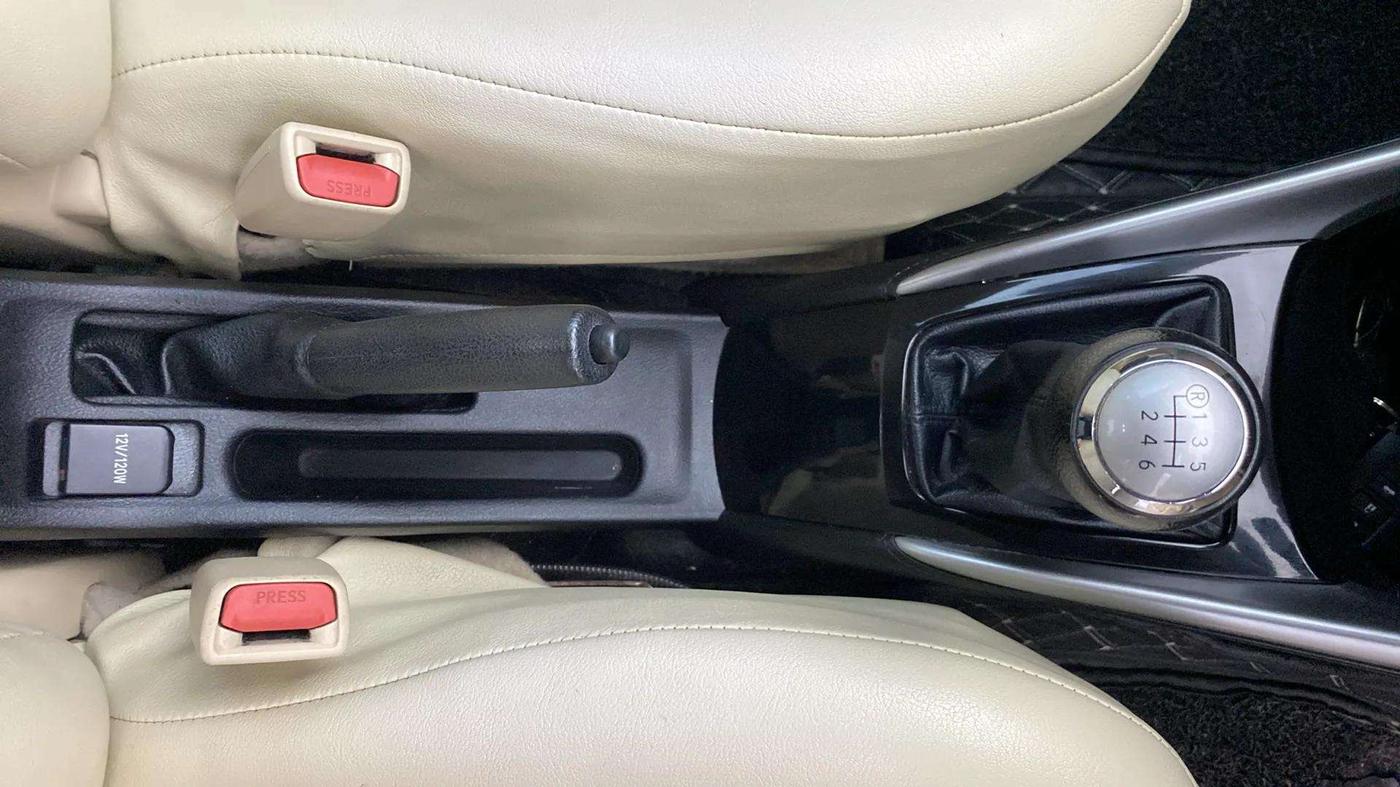 2018 Toyota YARIS G MT, Petrol, Manual, 83,047 km, Gear Lever