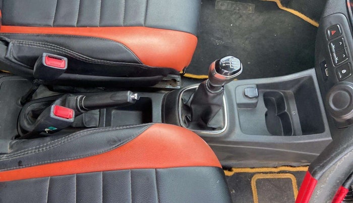2019 Renault Kwid RXT 0.8 (O), Petrol, Manual, 63,315 km, Gear Lever