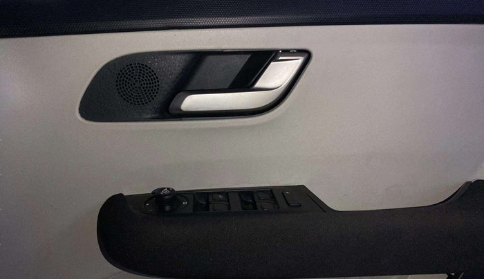 2024 Tata ALTROZ XZ PLUS O SUNROOF CNG, CNG, Manual, 1,706 km, Driver Side Door Panels Control