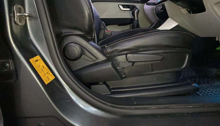 2024 Tata ALTROZ XZ PLUS O SUNROOF CNG, CNG, Manual, 1,706 km, Driver Side Adjustment Panel