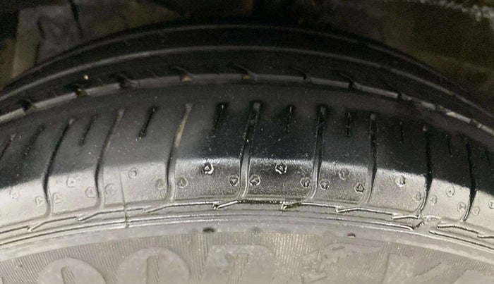 2022 Maruti Ciaz ZETA 1.5 SHVS MT PETROL, Petrol, Manual, 35,318 km, Left Front Tyre Tread