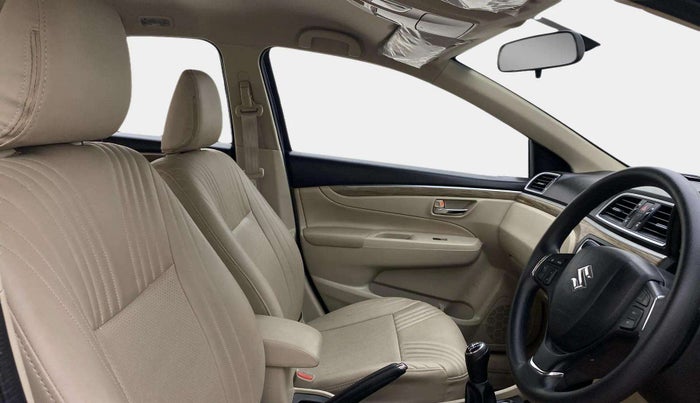 2022 Maruti Ciaz ZETA 1.5 SHVS MT PETROL, Petrol, Manual, 35,318 km, Right Side Front Door Cabin