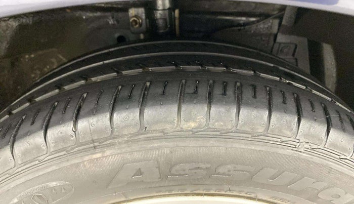 2022 Maruti Ciaz ZETA 1.5 SHVS MT PETROL, Petrol, Manual, 35,318 km, Right Front Tyre Tread