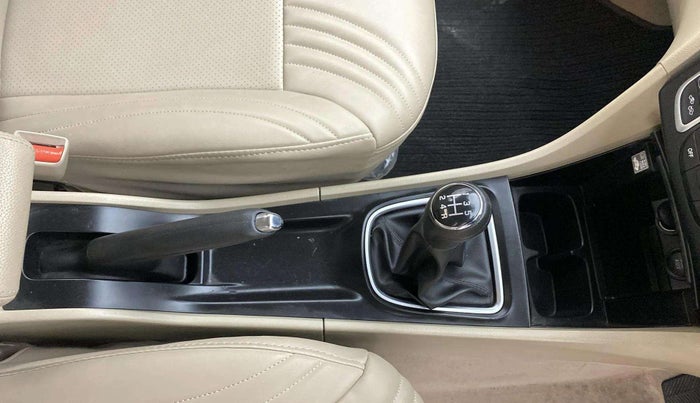 2022 Maruti Ciaz ZETA 1.5 SHVS MT PETROL, Petrol, Manual, 35,318 km, Gear Lever