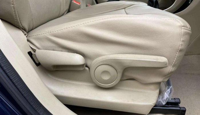 2022 Maruti Ciaz ZETA 1.5 SHVS MT PETROL, Petrol, Manual, 35,318 km, Driver Side Adjustment Panel