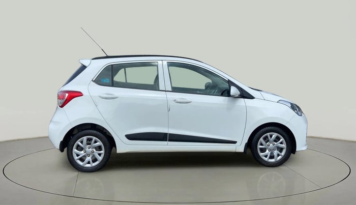 2018 Hyundai Grand i10 SPORTZ 1.2 KAPPA VTVT, Petrol, Manual, 17,560 km, Right Side View