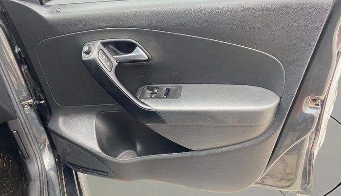 2021 Volkswagen Polo COMFORTLINE 1.0L TSI, Petrol, Manual, 43,959 km, Driver Side Door Panels Control