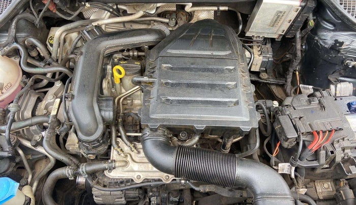 2021 Volkswagen Polo COMFORTLINE 1.0L TSI, Petrol, Manual, 43,959 km, Open Bonet