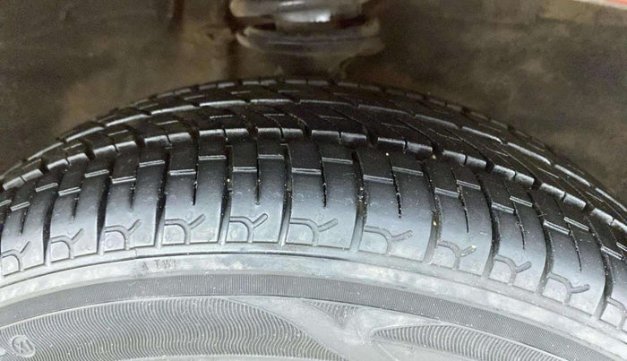 2015 Maruti Alto K10 VXI, Petrol, Manual, 1,09,480 km, Left Front Tyre Tread