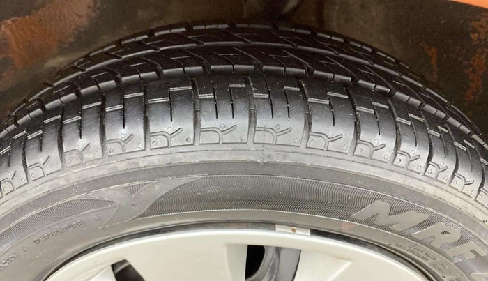 2015 Maruti Alto K10 VXI, Petrol, Manual, 1,09,480 km, Right Rear Tyre Tread