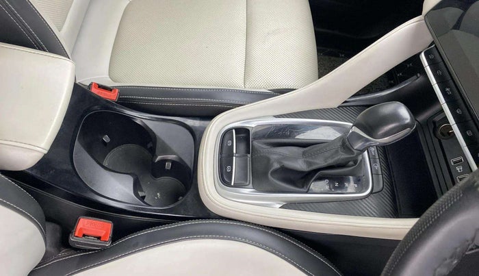 2022 MG ASTOR SAVVY 1.5 CVT, Petrol, Automatic, 44,545 km, Gear Lever