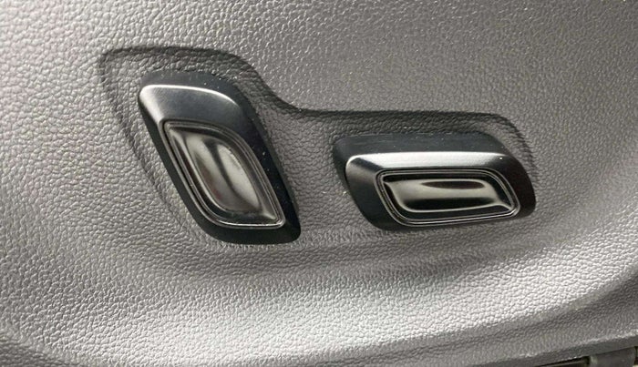 2022 MG ASTOR SAVVY 1.5 CVT, Petrol, Automatic, 44,545 km, Driver Side Adjustment Panel